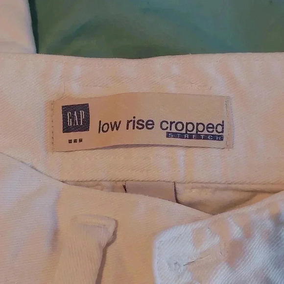 EUC GAP Low Rise Cropped size 6 white - Picture 4 of 5
